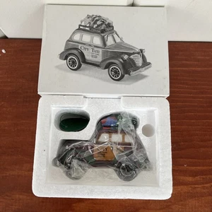 Dept 56 Porcelain City Taxi Cab #58894 Heritage Village Collection, CIC - Picture 1 of 3