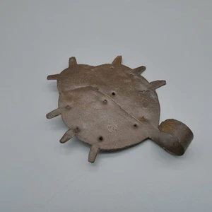 Vintage rustikaler Marienkäfer Käfer Wandhaken braun Metall primitive Volkskunst Dekor 6" - Bild 1 von 7