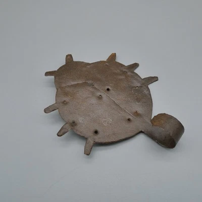 Gancho de pared vintage rústico dama insecto escarabajo metal marrón primitivo arte popular decoración 6" Foto 1 de 4