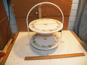 Soporte de pastel de 2 niveles vintage MARJOLEIN BASTIN con placas de cerámica - Imagen 1 de 7