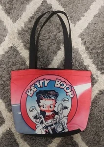 Betty Boop auf Motorrad Reißverschluss Beuteltasche/Geldbörse/Kosmetiktasche 13" x 10" kostenloser Versand - Bild 1 von 3