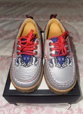Nuevos zapatos Gucci auténticos para niños pequeños talla 24 Foto 1 de 4