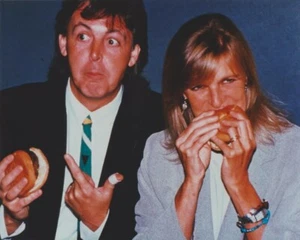 Paul & Linda McCartney 2 x PHOTO Wings Beatles John Lennon George Harrison promo - Picture 1 of 2