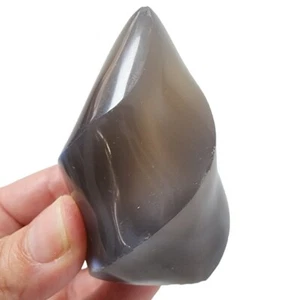 Orca Achat poliert Flamme Madagaskar 95,7 Gramm. - Bild 1 von 3