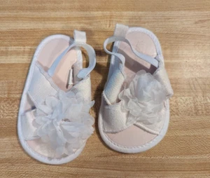 Little Me Baby Girl Size 2 White Cloth Tulle Flower Soft Sole Crib Sandals - Picture 1 of 2