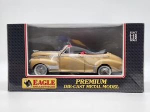 Eagle Collectibles 1941 Chevrolet Deluxe Convertible 1:18 - Picture 1 of 5