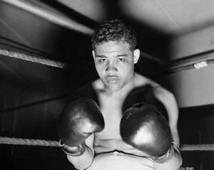 Famous Boxer JOE LOUIS Glossy 5x7 Photo Boxing Heavyweight Champion Print - Picture 1 of 1