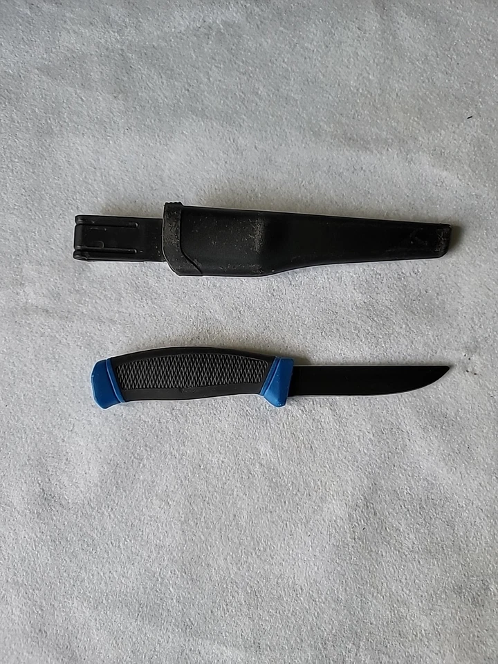 Cuchillo de filete Mustad de 8 pulgadas con funda Foto 1 de 3