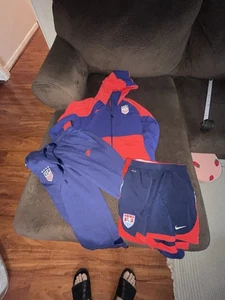NIKE USWNT USA WOMENS SOCCER NATIONAL TRAINING LOT MEDIUM - Picture 1 of 10