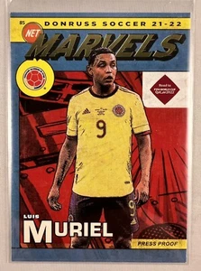 Luis Muriel 2021-22 Donruss Qatar Calcio NET MARVELS Oro Pressa Prova Colombia - Foto 1 di 2