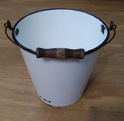 Antique VTG White Enamel Milk Bucket Apple Pail Planter Storage Granite ware Pot Cover