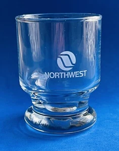 Jugo de vidrio de Northwest Airlines - logotipo de Minneapolis - Imagen 1 de 1