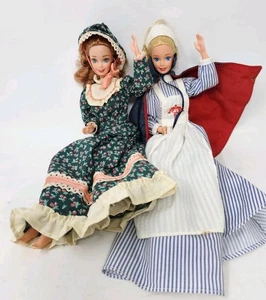 Lotto Barbie Vintage Guerra Civile Infermiera e Pioneer Barbie Bambola Sciolta Mattel anni 90  - Foto 1 di 9