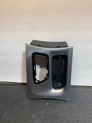 2017-2023 DODGE CHARGER FRONT CENTER CONSOLE GEAR SHIFTER BEZEL OEM Foto 1 de 4