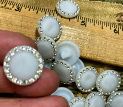 Vintage 1940s vidrio redondo 3/4" pedrería blanco 3 piezas hecho en Checoslovaquia Foto 1 de 4