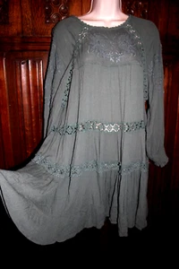 Free People vestido bordado verde oscuro S/M/L romántico encaje boho escalas cortas - Imagen 1 de 9