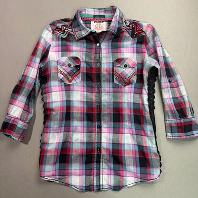 Blusa feminina Roar Ramblin xadrez rosa com botões renda média enfeitada - Imagem 1 de 4