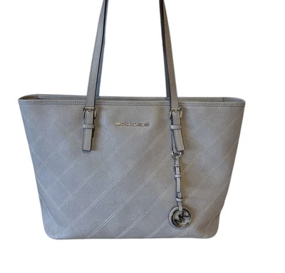 Bolsa tote Michael Kors jet set acolchoada couro saffiano. Aposentado. - Imagem 1 de 4