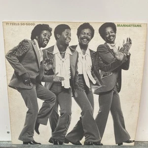 The Manhattans It Feels So Good LP Album Vinyl Record CBS81828 A1/B1 Soul 70's - Imagen 1 de 3