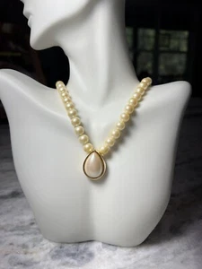 Vintage Monet Faux Pearl Necklace With Teardrop Pendant - Picture 1 of 7