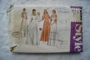 1978 Style Pattern No. 2525 misses wedding & bridesmaids dresses, size 14, 92 cm - Picture 1 of 1