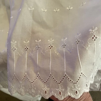 Nobility  EMBROIDERY KING BEDSKIRT  King Dust Ruffle Shabby Chic - Image 1 of 4