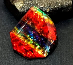 Ammolite Naturale 99 Ct Ovale Opale-Like Bio Doppio Raro Gemma Sciolto - Foto 1 di 10