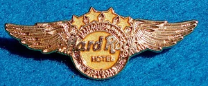 UNDATED LAS VEGAS HOTEL GOLD MANAGERS AWARD STAFF GOLD WINGS Hard Rock Cafe PIN - Picture 1 of 2