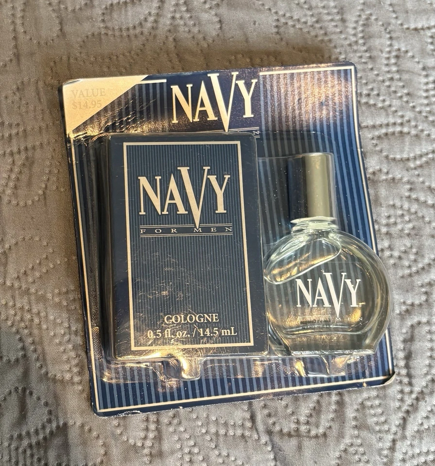 NAVY by DANA For Men Cologne Spray 0.5 fl oz New in Package Travel Vintage NOS - Imagem 1 de 2