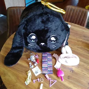Na Na Na Surprise Series 1 - Large Rabbit Bunny Case + Accessories GUC - Picture 1 of 17
