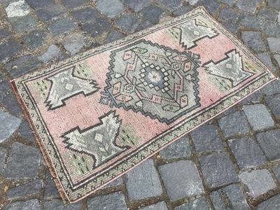 土耳其复古小地毯手工羊毛波西米亚浴垫地毯 1,6 x 2,8 英尺 — 第 1/4 张图片