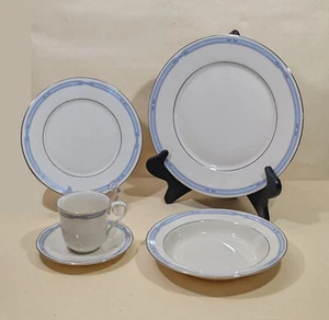 VAJILLA: Courtland de LENOX, lugar de ajuste de 5 pasteles. Raro. - Imagen 1 de 13