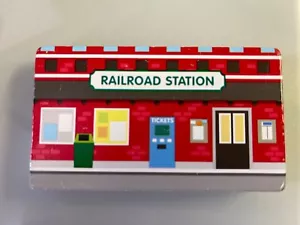 Melissa & Doug Ersatzteil für Take-Along Railroad - Bahnhof - Bild 1 von 2