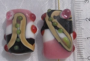 Lot de 2 perles verre indien lampwork rectangles 28x15mm rose noir *L143 - Picture 1 of 1