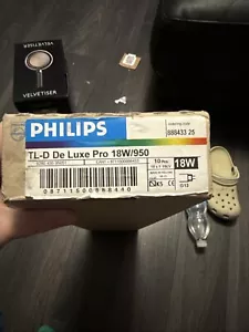 10 x Philips TL-D 90 De Luxe T8 Fluorescent Tubes 18w 950 604mm 2ft daylight - Picture 1 of 3