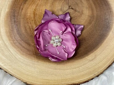 Peine de pelo de metal lateral hecho a mano de 3 1/2" borde quemado flor malva nupcial formal Foto 1 de 3