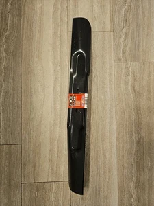Juego de cuchillas de embolsado y descarga lateral Craftsman de 42 pulgadas (2 cuchillas) con centro estrella - Imagen 1 de 2