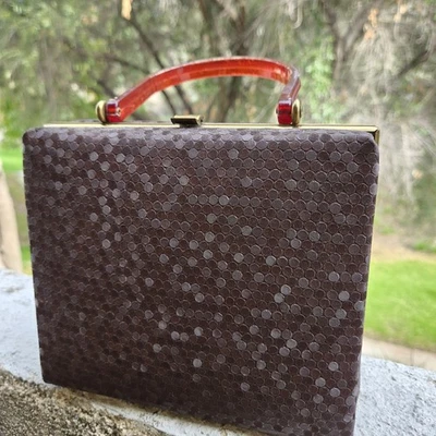 Bolso de Mano Estructurado De Colección Años 50 Marrón Oscuro Patrón Círculo Rojo Cierre de Mango Texturizado Foto 1 de 4