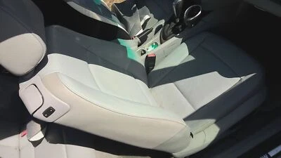 10 BMW 128I Conv (leather) Passenger Front Seat Foto 1 de 4