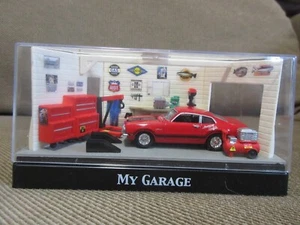 1:64 Motormax 1970 Ford Maverick & Garage Accessories Diorama American Grafitti - Picture 1 of 6