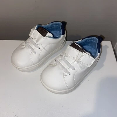 Carter’s 4.5 Zapatos Bebé Blanco Gancho y Lazo Foto 1 de 4