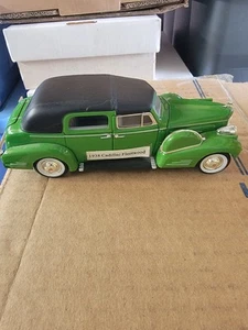 SIGNATURE 1938 CADILLAC FLEETWOOD DIECAST, USED, BROKEN BUMPER, 1/32 - Picture 1 of 7