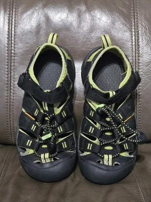Keen Newport H2 Hiking Trail Waterproof Sandals Green/Black, Kids 1 - Image 1 of 4