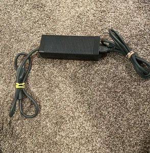 Fuente de alimentación Microsoft Xbox 360 ladrillo y cable de alimentación - Imagen 1 de 2