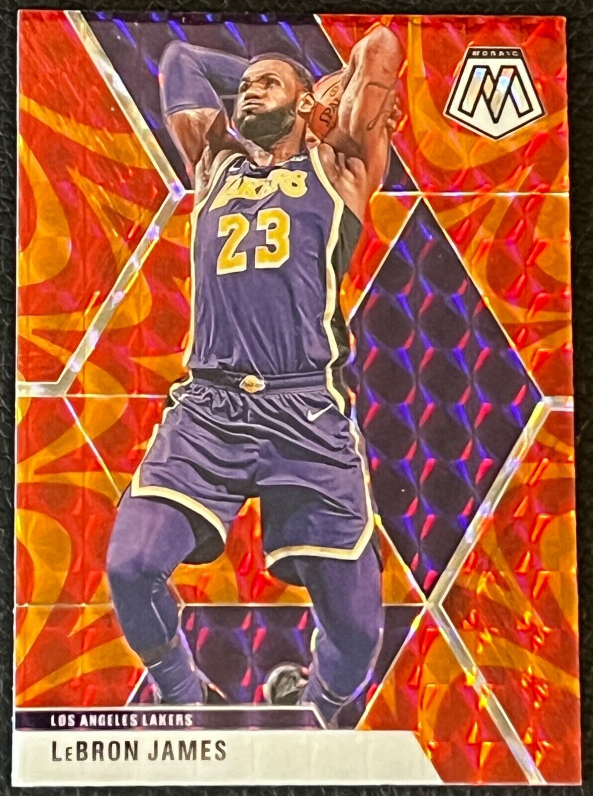 2019-20 Panini Mosaic Orange Reactive #8 LeBron James LA Lakers NBA basketball