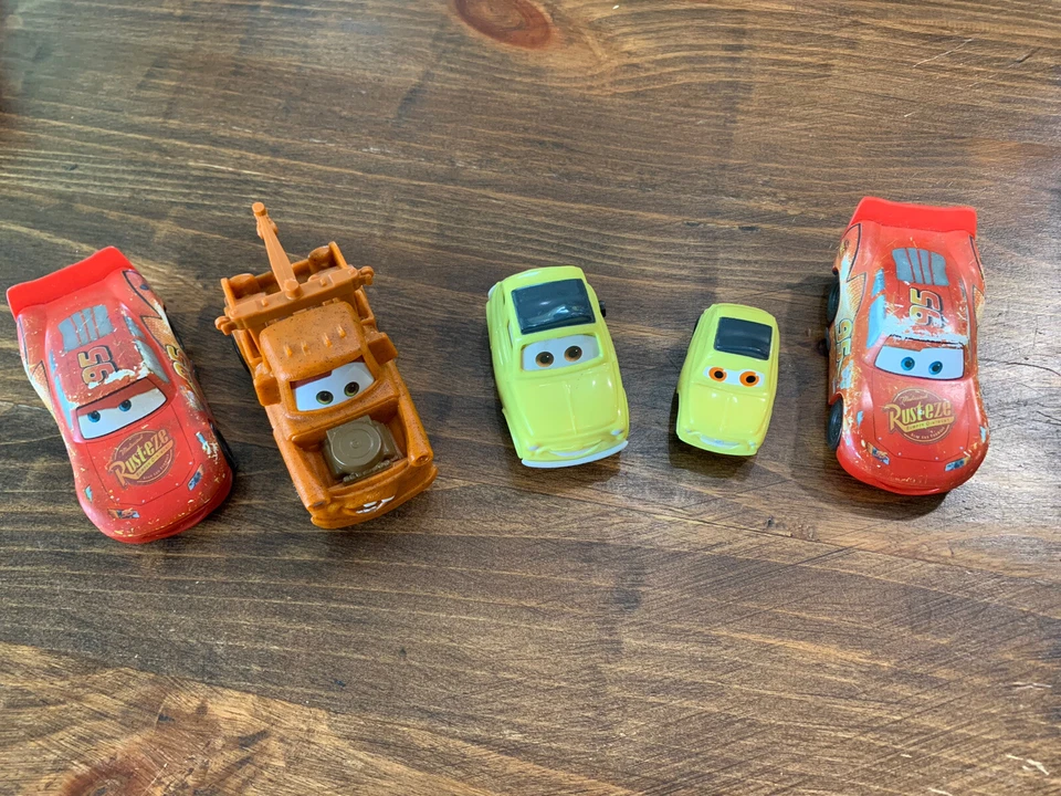 2006 年麦当劳迪士尼皮克斯电影车快乐餐玩具 5 件装 — 第 1/1 张图片