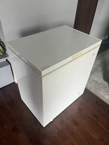 Used Midea Chest Freezer - Excellent Condition - Picture 1 of 1