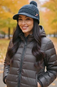 NFL Houston Texans Womens Navy Blue Cable Knit Beanie Hat With Brim Pom Cap - Picture 1 of 7