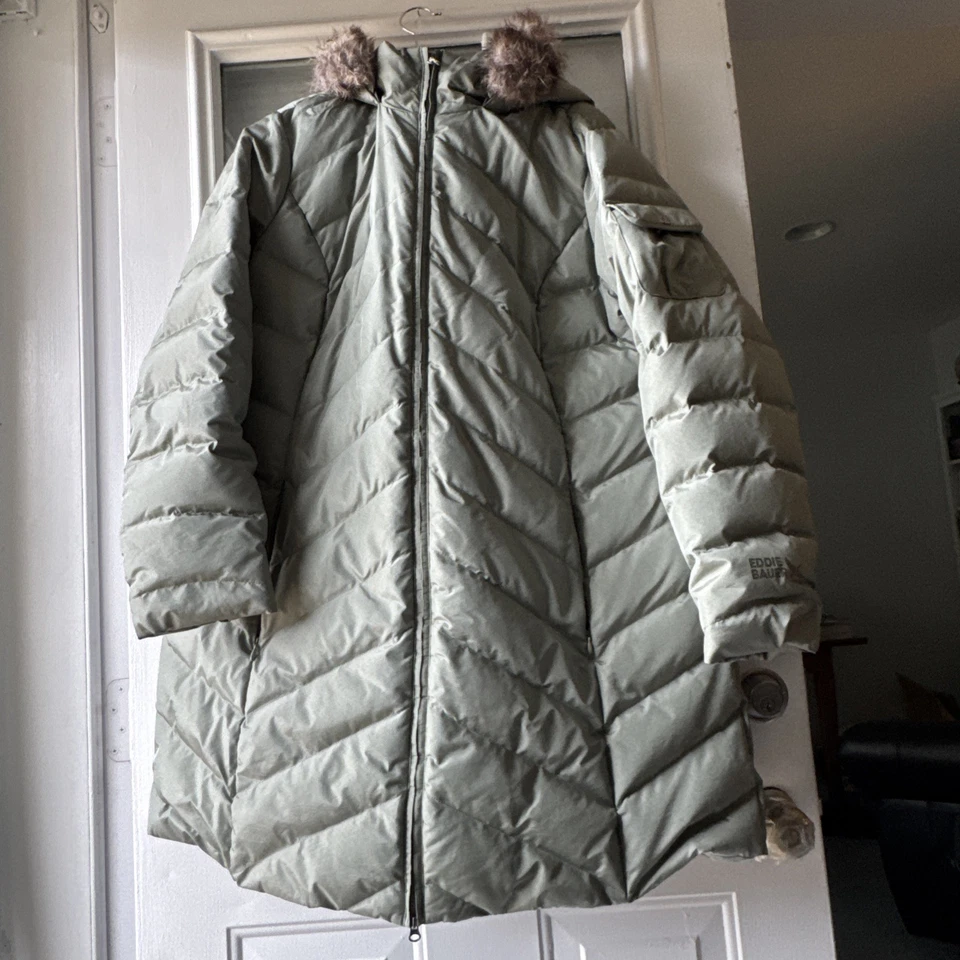 Parka para mujer Eddie Bauer 2xl 550 relleno usada 1 temporada impermeable cálida ligera Foto 1 de 4