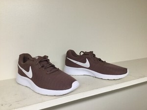 nike marrón mujer